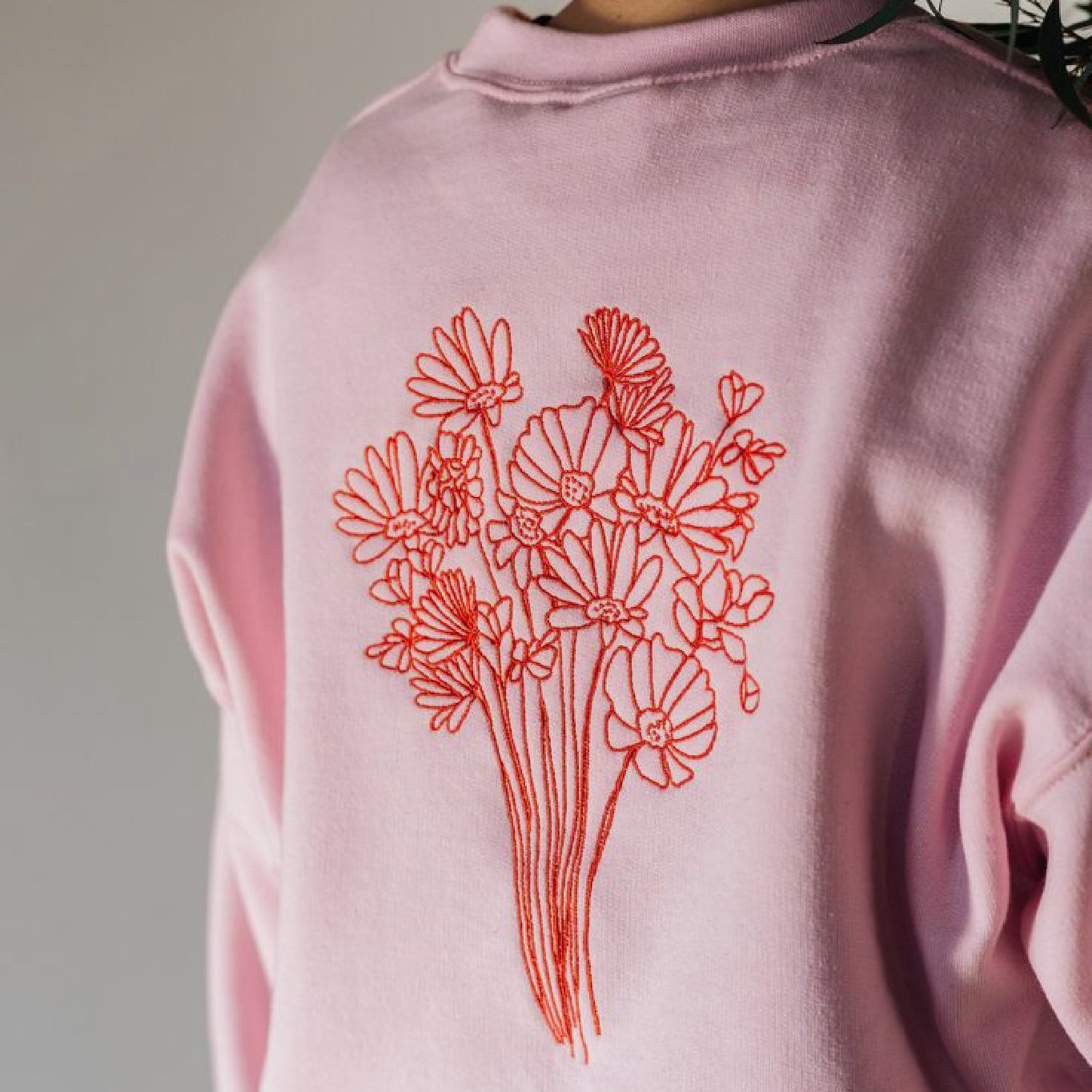 flowers, fleurs, broderie, matériaux, tissu, grosseur de broderie, fils, machine à broder, textures, textiles, vêtements personnalisés