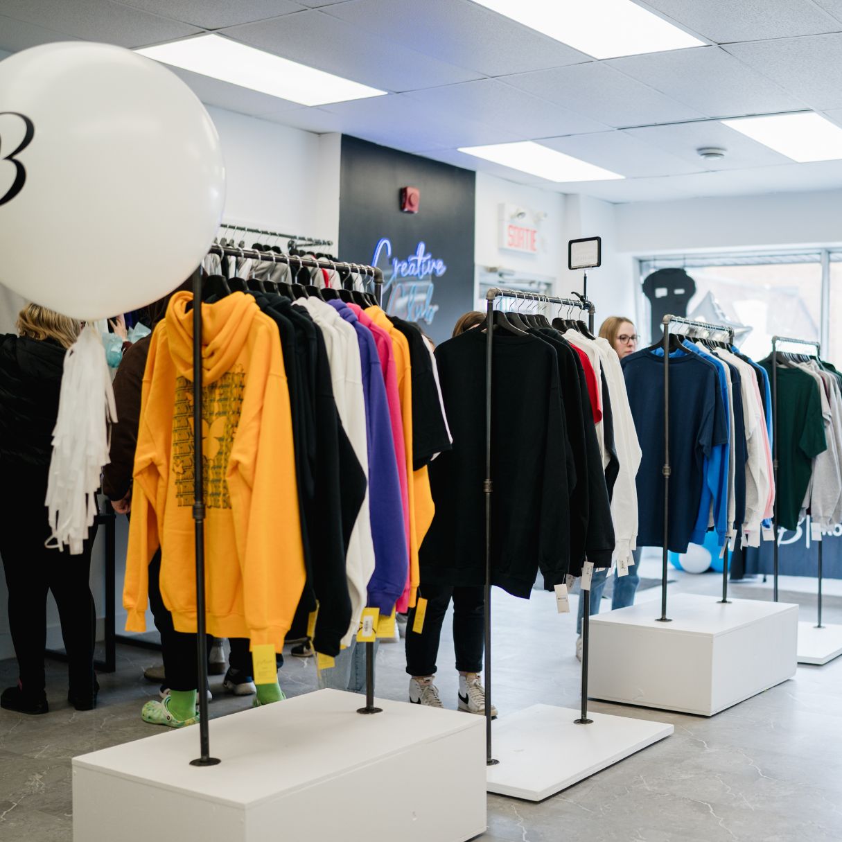 Les coulisses de Brodame : une journée dans notre atelier de broderie