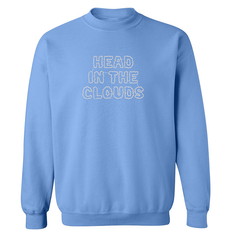 crewneck bleu pâle broderie nuage écrit head in the coulds