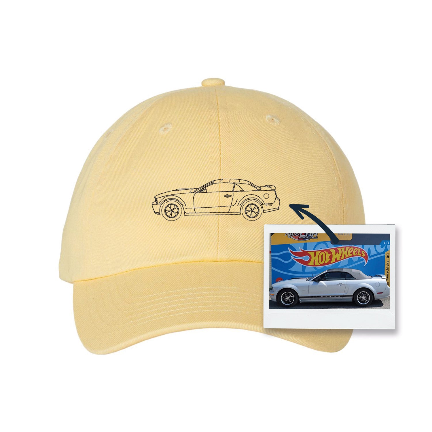 casquette dad hat jaune pâle avec broderie noire d'une silhouette de voiture créée à partir d'une photo