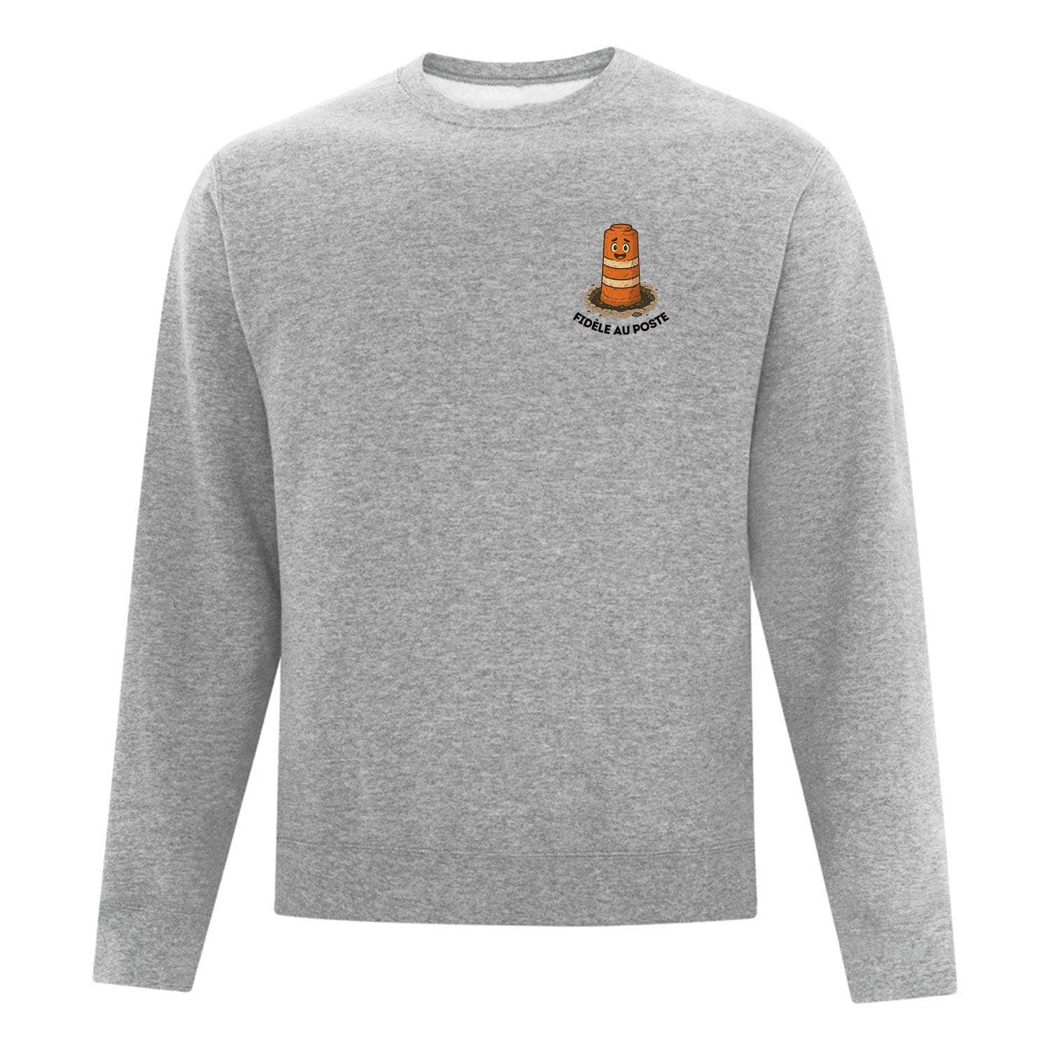 Crewneck gris pâle avec impression "Fidèle au poste". Un cône orange avec un sourire qui se trouve dans un nid de poule et dans la boue, il semble un peu magané. L'impressions se trouve à l'avant du crewneck au coeur. L'écriture est noire. Collection d'expressions québécoises du 29 juin 2025.
