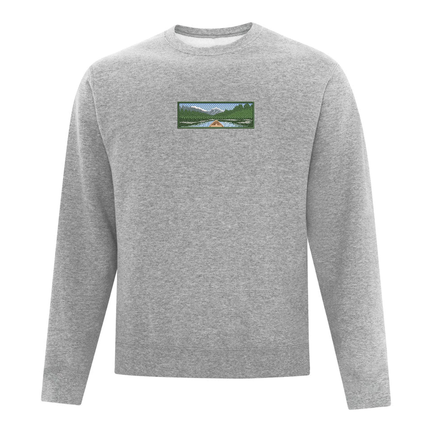 coton ouaté à col rond gris pâle avec une broderie d'un canot sur le bord d'un lac avec une forêt.