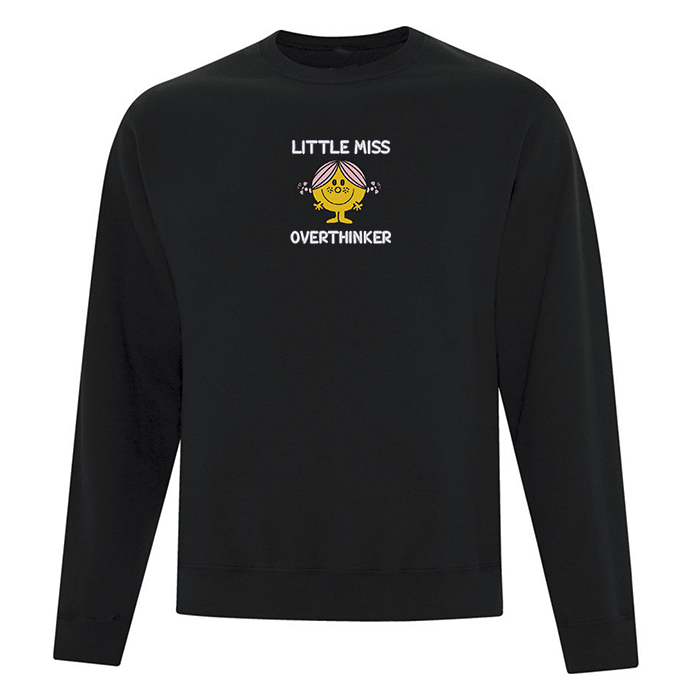 crewneck noir little miss overthinker brodé avec personnage animé mauve et jaune