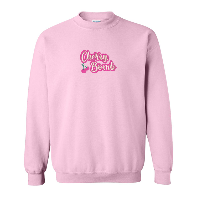 crewneck rose pâle avec broderie cherry bombs dans les tons de rose