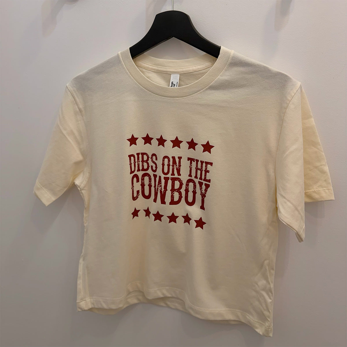 T-shirt écourté "Dibs on the cowboy" imprimé
