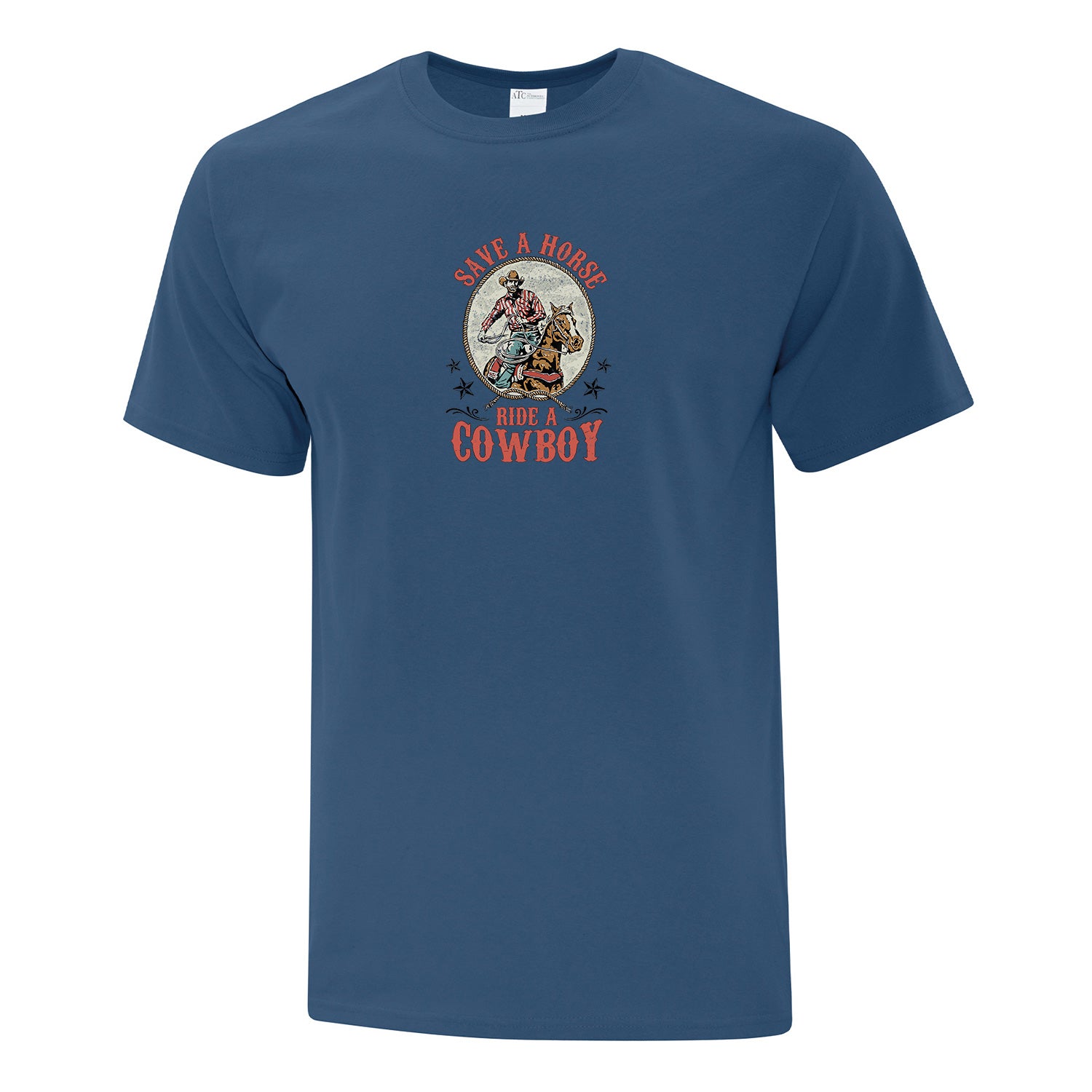 t-shirt bleu moyen en manches courtes avec une impression western d'un cowboy sur son cheval avec le texte "save a horse, ride a cowboy"