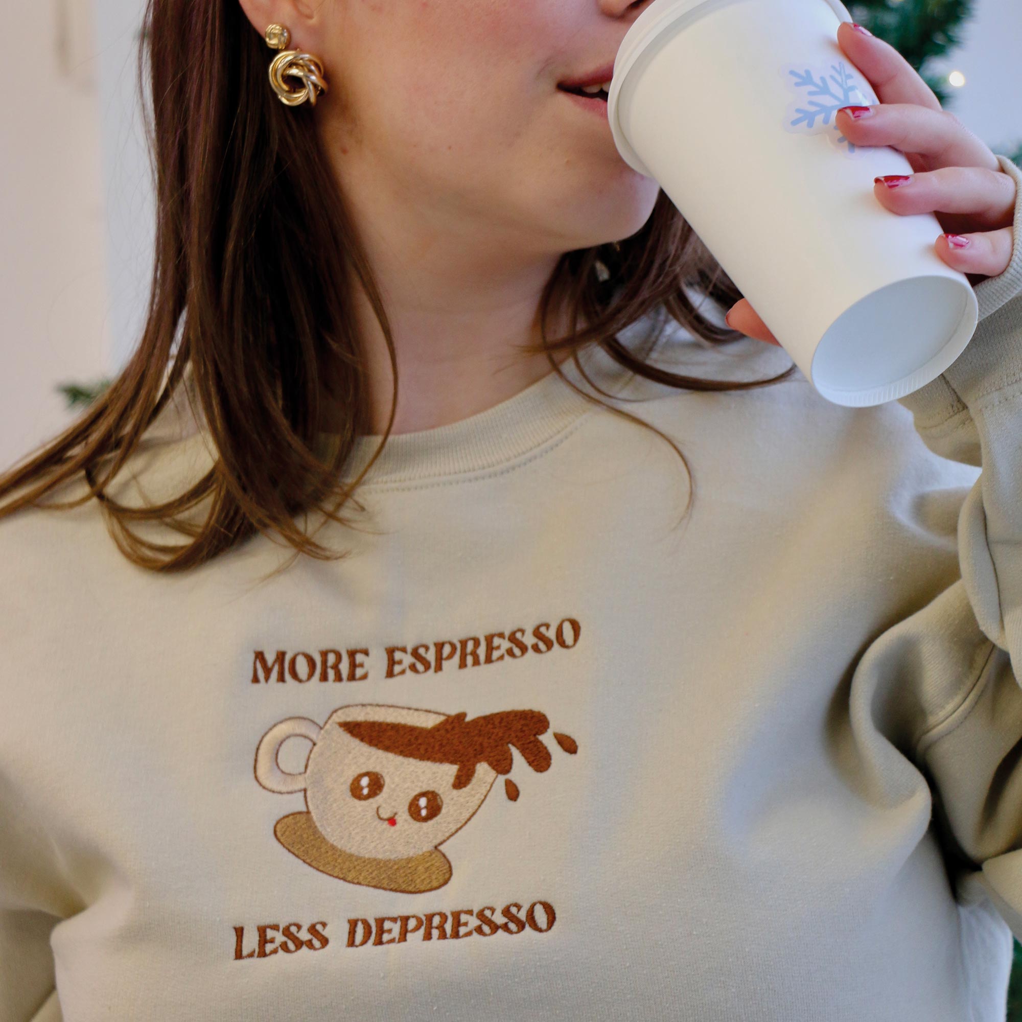 photo plan rapproché crewneck more espresso less depresso