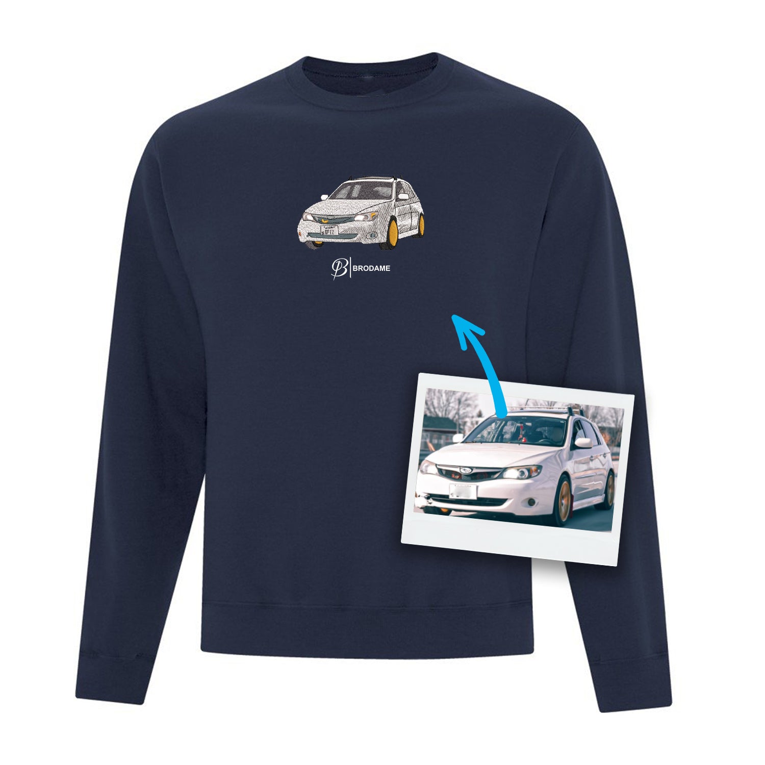 crewneck bleu marin personnalisé avec une broderie de subaru blanche de type réaliste et le logo brodame en dessous brodé au centre du chandail