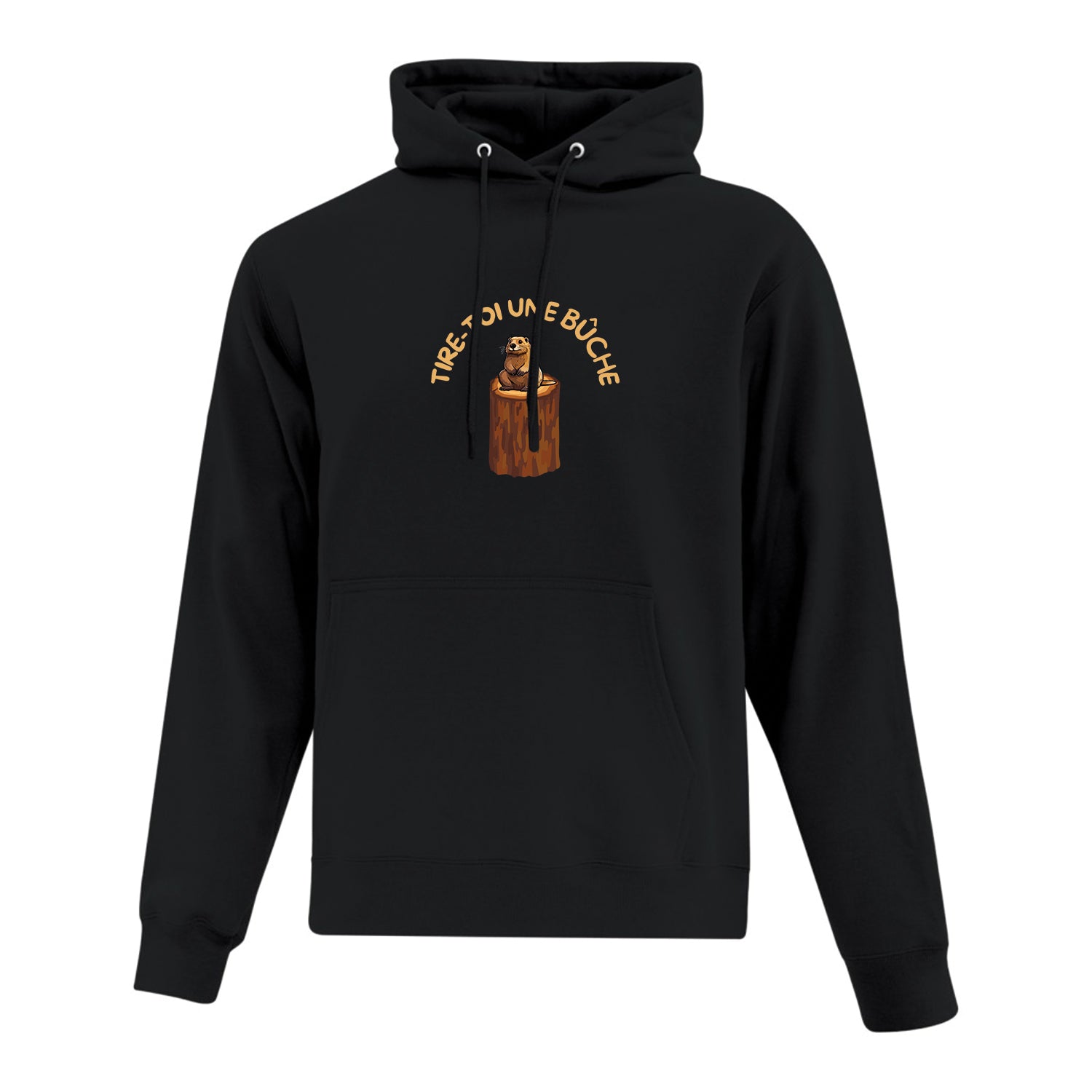 Hoodie noir "Tire-toi une bûche" imprimé. L'impression se trouve à l'avant du t-shirt et centrée sur celui-ci. L'expression est inscrite en demi-lune en haut du chandail en beige et il y a un dessin d'un castor assis sur une bûche de couleur brune. Fait partie de la collection d'expressions québécoises du 29 juin 2025. 