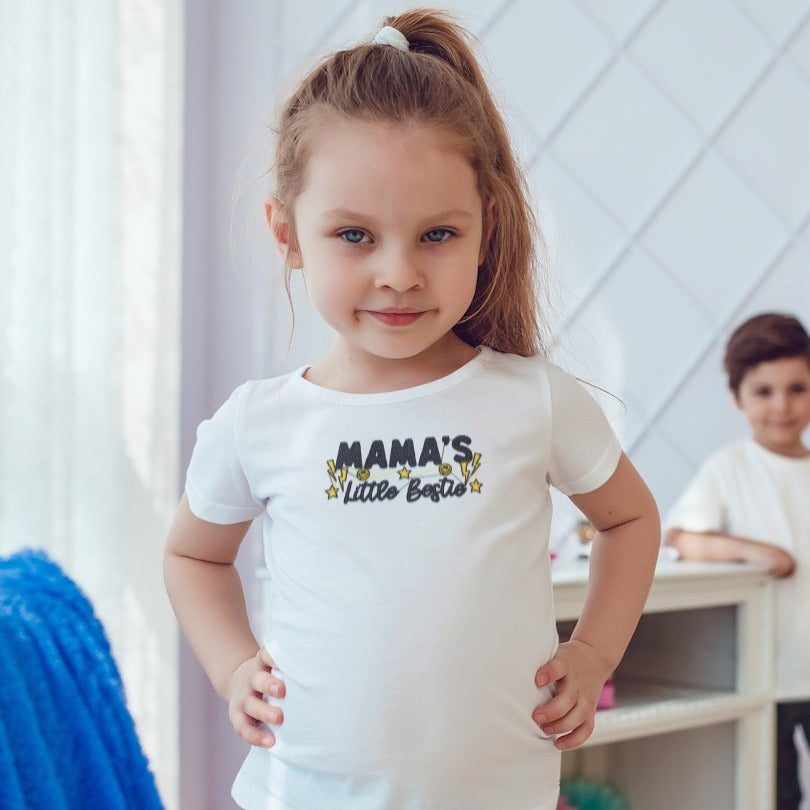 t-shirt blanc tout petits mama's little bestie