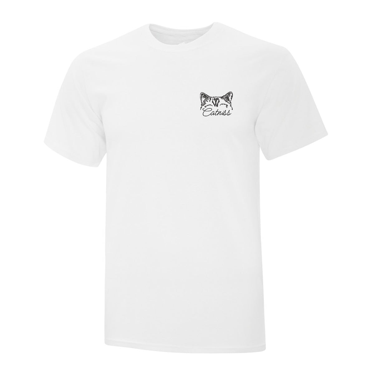 t-shirt blanc avec broderie au coeur noire d'oreilles de chat et le nom du chat en dessous