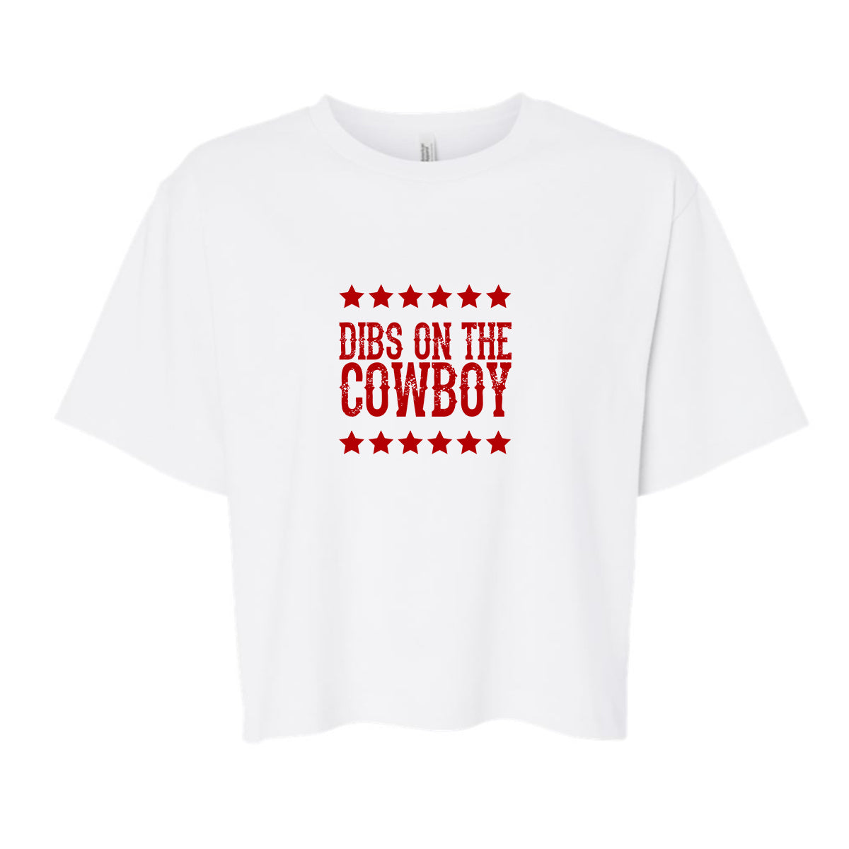 t-shirt écourté blanc avec impression rouge "dibs on the cowboy" avec des étoiles