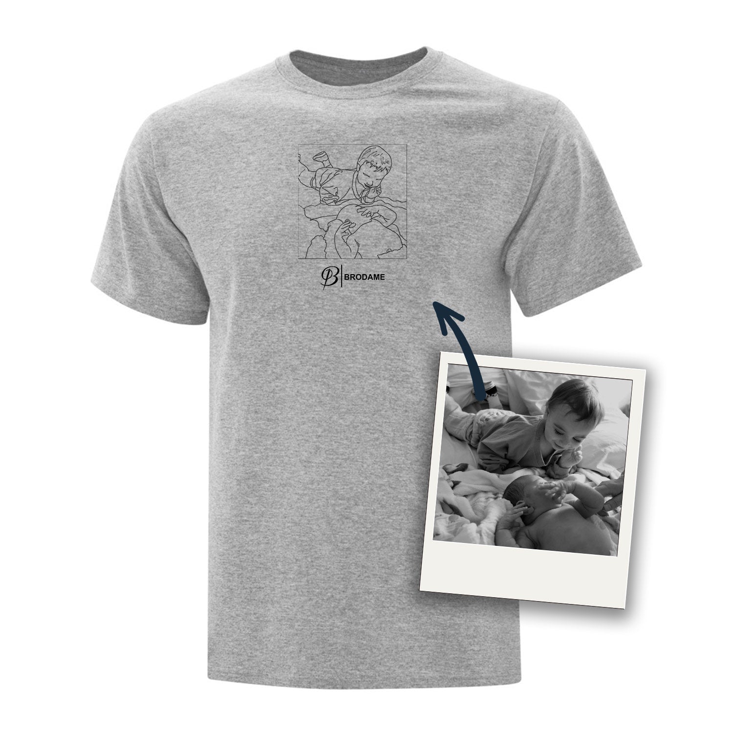 t-shirt gris pâle personnalisé avec une silhouette brodée dessinée à partir d'une photo avec l'ajout du logo brodame en dessous